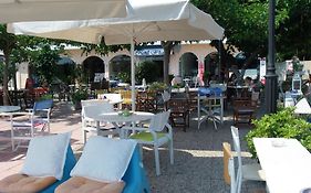 Plaz Hotel